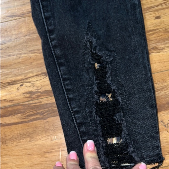 Judy Blue Black Skinny Jeans with Distressing Size 11/30 - Picture 7 of 13
